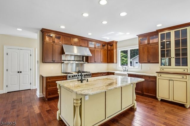 11 Fairwood Rd, Madison Boro, NJ 07940