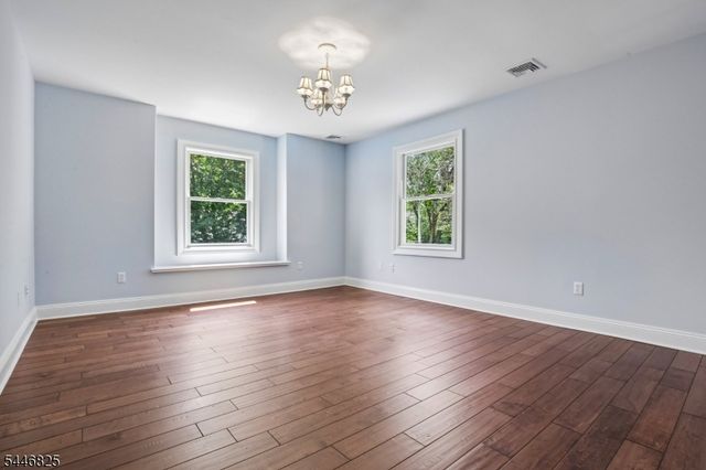 11 Fairwood Rd, Madison Boro, NJ 07940