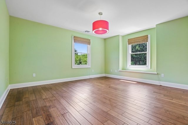 11 Fairwood Rd, Madison Boro, NJ 07940