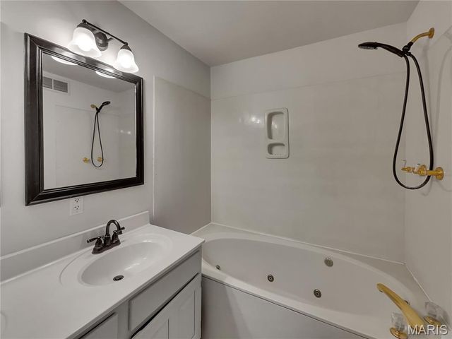 1117 Tompkins Street, St Charles, MO 63301