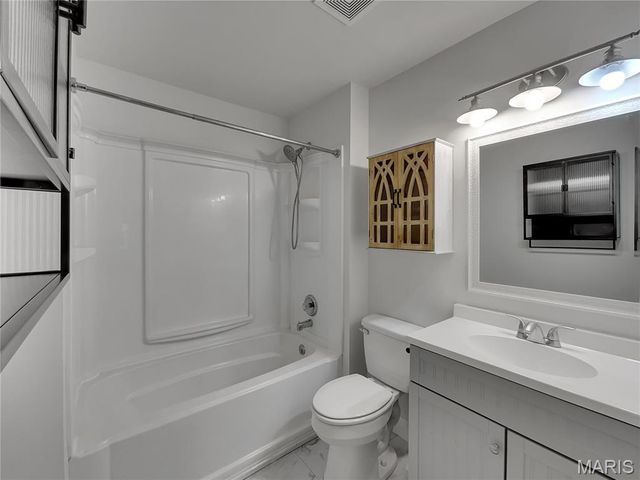 1117 Tompkins Street, St Charles, MO 63301