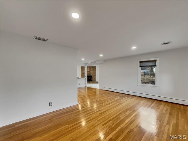 1117 Tompkins Street, St Charles, MO 63301