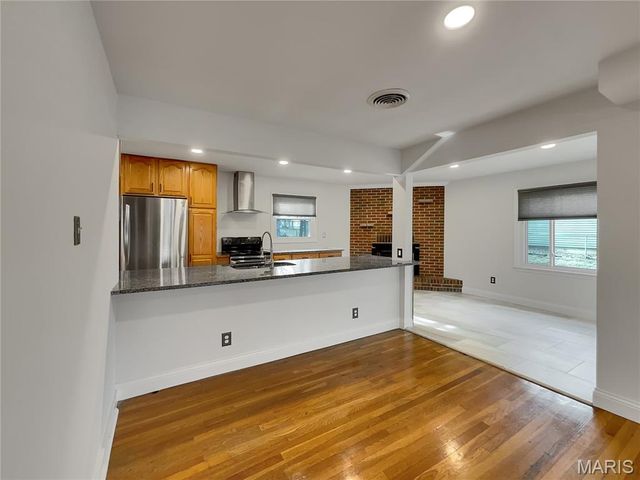 1117 Tompkins Street, St Charles, MO 63301