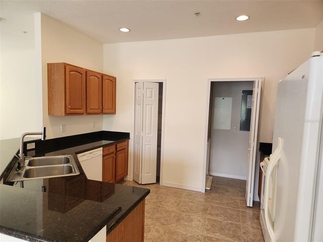 21041 SUNPOINT WAY 202, Lutz, FL 33558