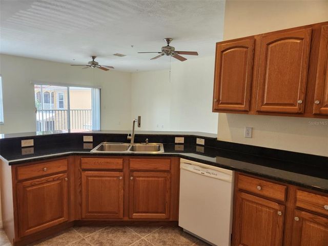 21041 SUNPOINT WAY 202, Lutz, FL 33558