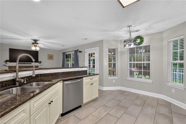 30 Meadow Creek DR, Newport News, VA 23608