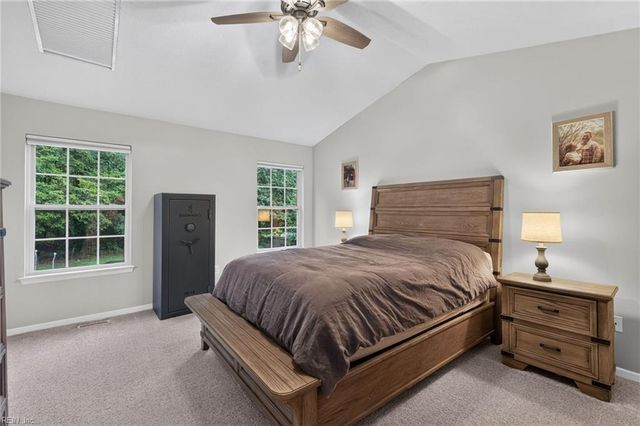 30 Meadow Creek DR, Newport News, VA 23608