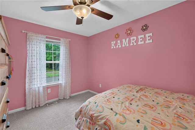 30 Meadow Creek DR, Newport News, VA 23608