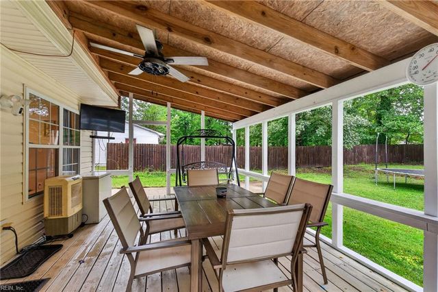 30 Meadow Creek DR, Newport News, VA 23608