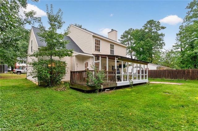 30 Meadow Creek DR, Newport News, VA 23608