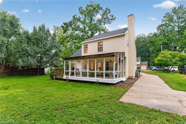 30 Meadow Creek DR, Newport News, VA 23608