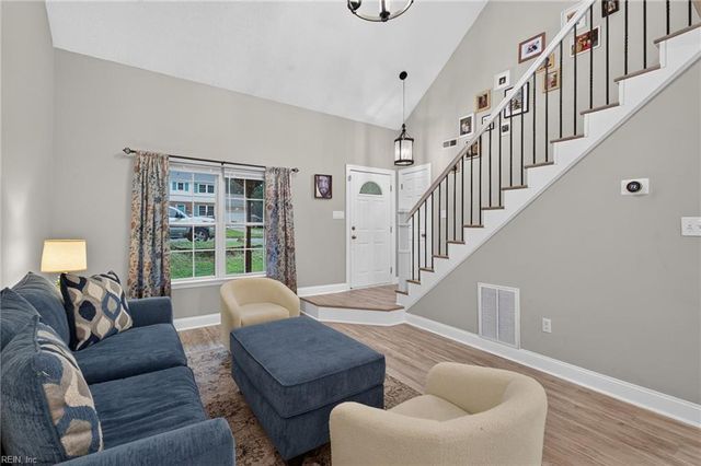 30 Meadow Creek DR, Newport News, VA 23608