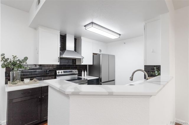 7440 S Blackhawk Street 204, Englewood, CO 80112