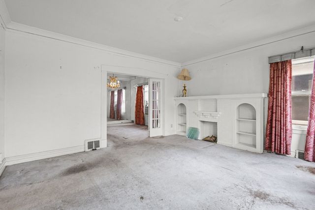 8617 S Loomis Boulevard, Chicago, IL 60620