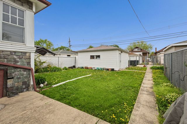 8617 S Loomis Boulevard, Chicago, IL 60620