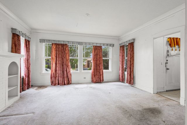 8617 S Loomis Boulevard, Chicago, IL 60620