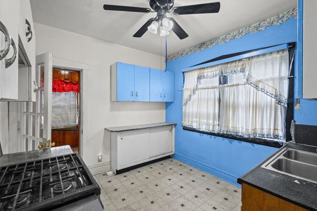 8617 S Loomis Boulevard, Chicago, IL 60620