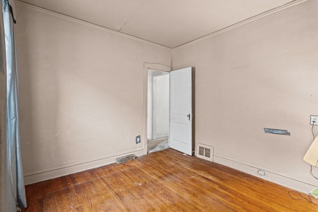 8617 S Loomis Boulevard, Chicago, IL 60620