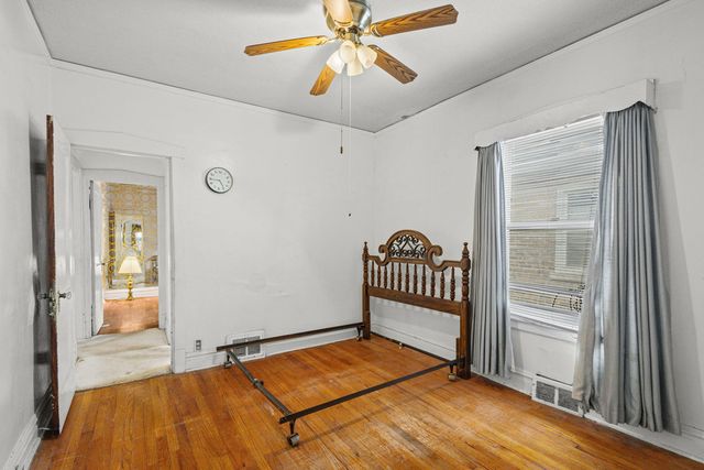 8617 S Loomis Boulevard, Chicago, IL 60620