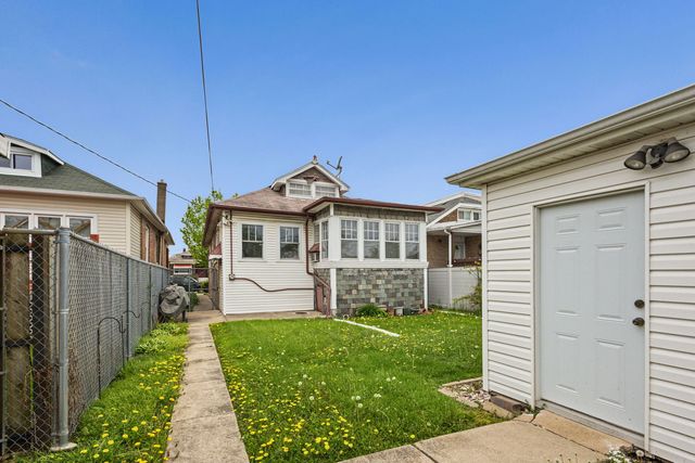 8617 S Loomis Boulevard, Chicago, IL 60620