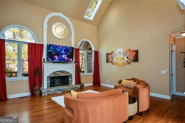 515 Hillcrest View Drive NE, Suwanee, GA 30024