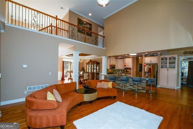 515 Hillcrest View Drive NE, Suwanee, GA 30024