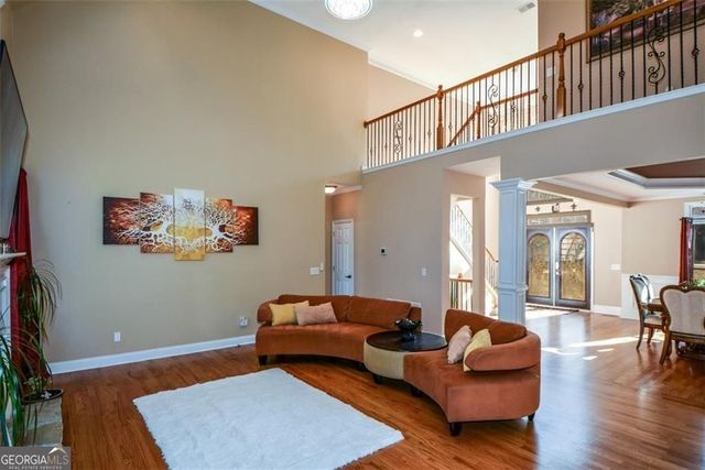 515 Hillcrest View Drive NE, Suwanee, GA 30024