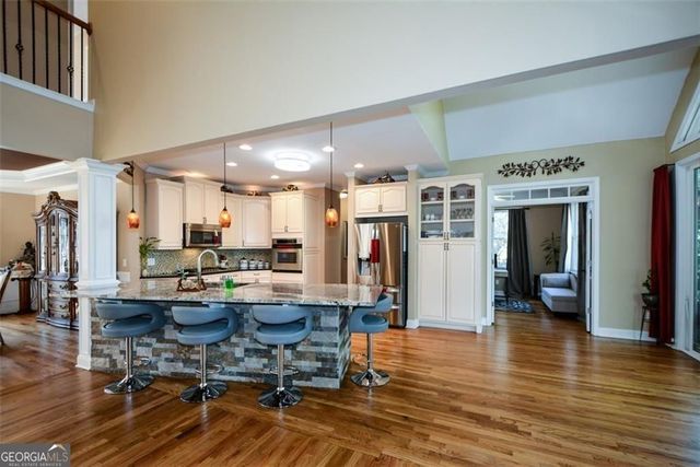 515 Hillcrest View Drive NE, Suwanee, GA 30024