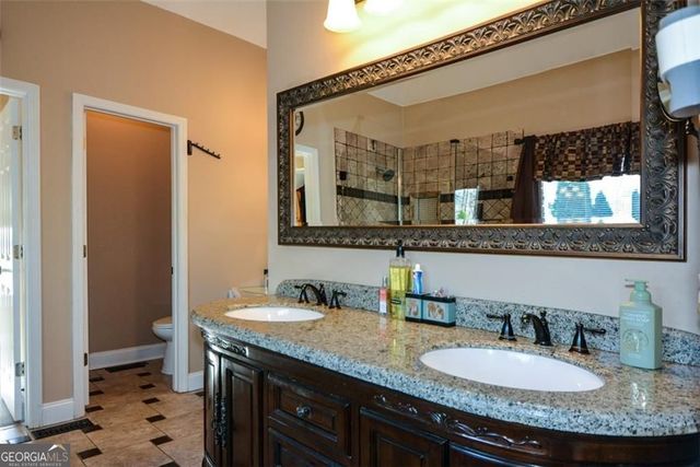 515 Hillcrest View Drive NE, Suwanee, GA 30024