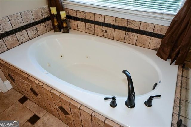 515 Hillcrest View Drive NE, Suwanee, GA 30024