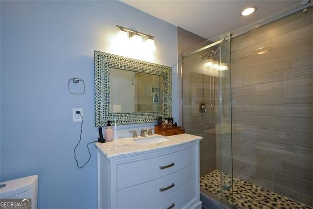 515 Hillcrest View Drive NE, Suwanee, GA 30024