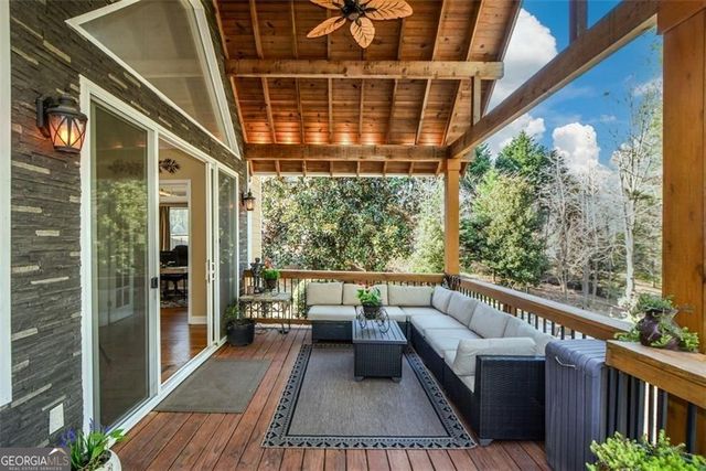 515 Hillcrest View Drive NE, Suwanee, GA 30024