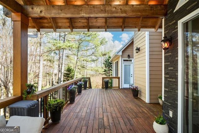 515 Hillcrest View Drive NE, Suwanee, GA 30024