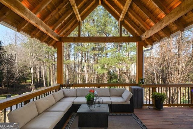 515 Hillcrest View Drive NE, Suwanee, GA 30024