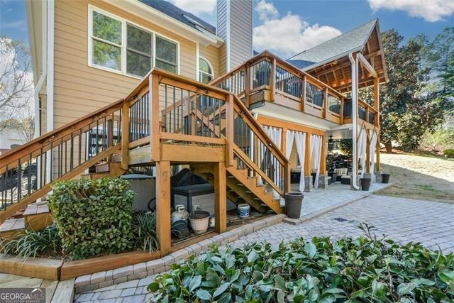 515 Hillcrest View Drive NE, Suwanee, GA 30024