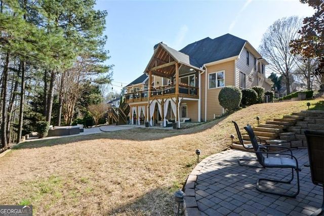 515 Hillcrest View Drive NE, Suwanee, GA 30024