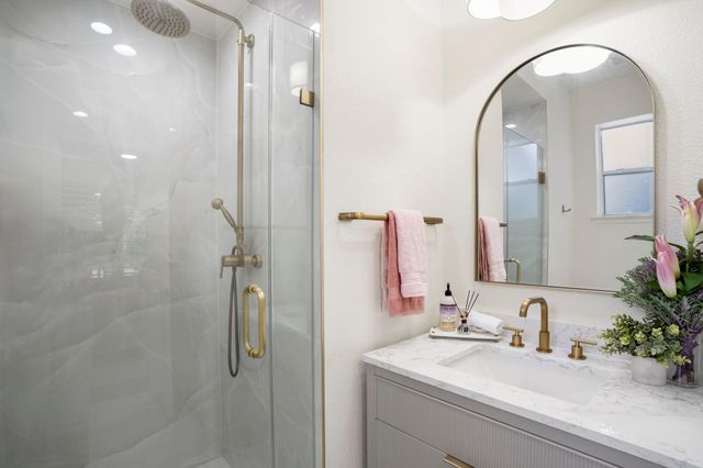 3 Forest Perch Place, The Woodlands, TX 77382