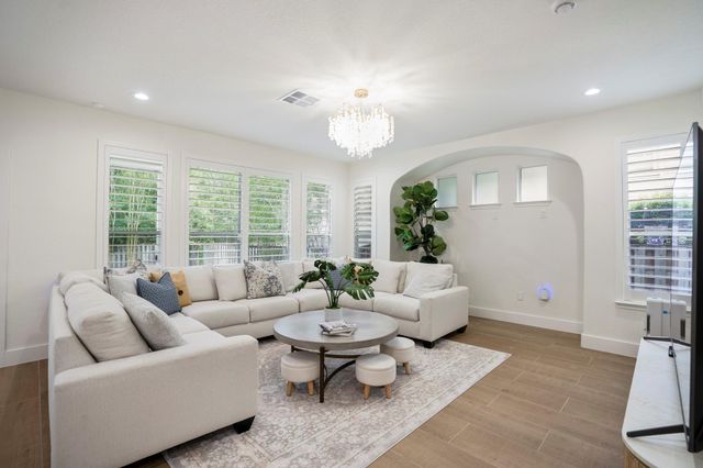 3 Forest Perch Place, The Woodlands, TX 77382