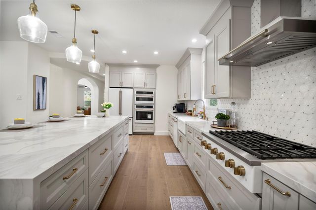 3 Forest Perch Place, The Woodlands, TX 77382