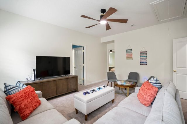 3 Forest Perch Place, The Woodlands, TX 77382