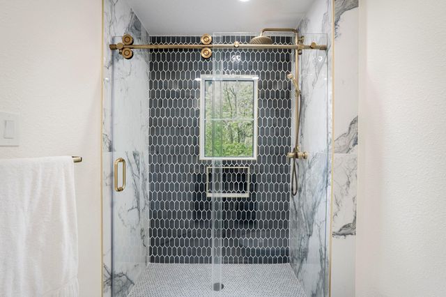 3 Forest Perch Place, The Woodlands, TX 77382