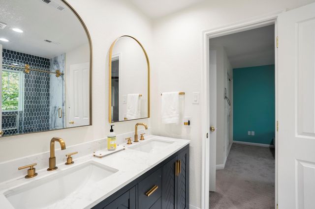 3 Forest Perch Place, The Woodlands, TX 77382