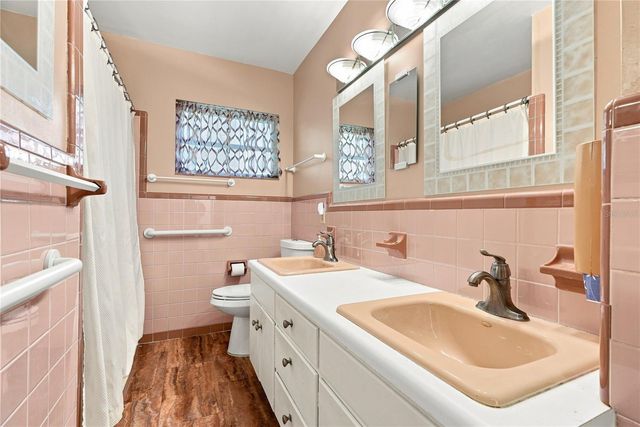 2911 35TH AVENUE S, St Petersburg, FL 33712