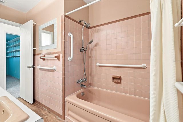 2911 35TH AVENUE S, St Petersburg, FL 33712