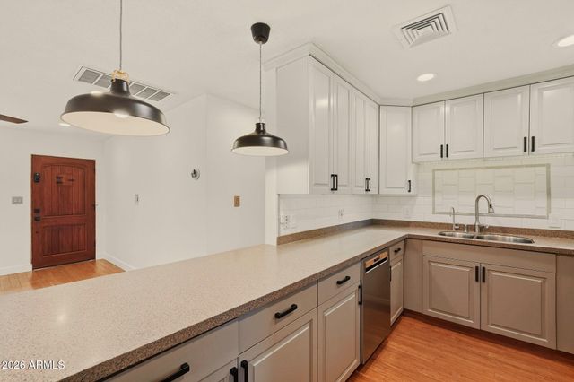 2208 E Turney Avenue, Phoenix, AZ 85016