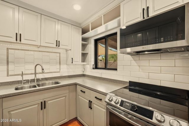 2208 E Turney Avenue, Phoenix, AZ 85016