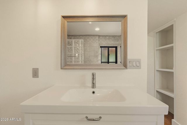 2208 E Turney Avenue, Phoenix, AZ 85016