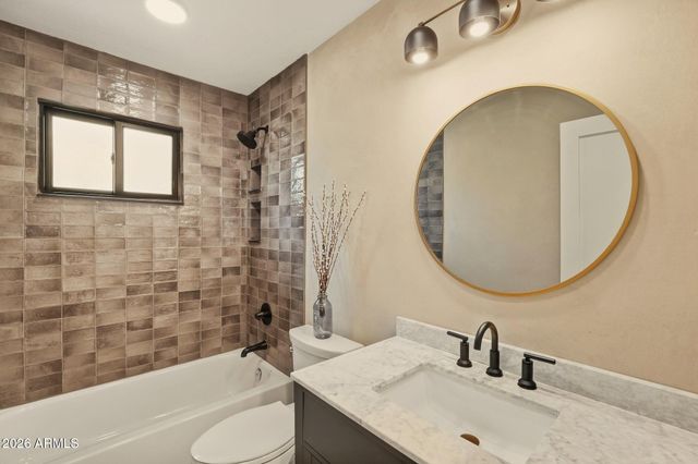 2208 E Turney Avenue, Phoenix, AZ 85016