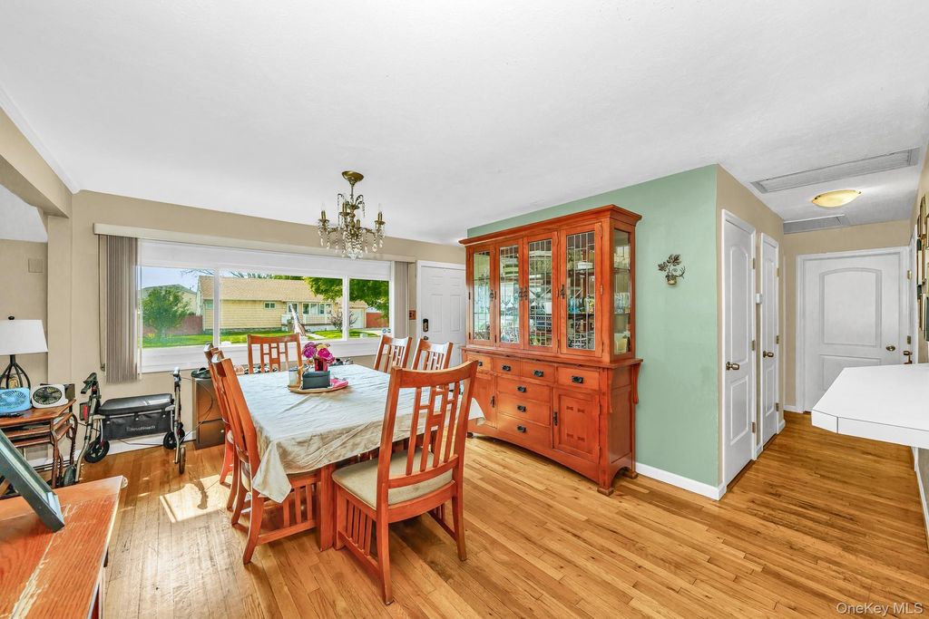 64 Frank Street, Lindenhurst, NY 11757 — photo 4
