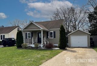 34 Eisenhower Avenue, Spotswood, NJ 08884